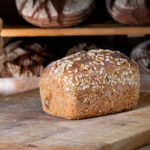 Mildes Dinkelbrot aus Bioland-Dinkelmehl mit Joghurt und Bio Haferflocken